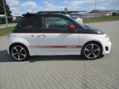 2011 Abarth 500 - sportscars.cz