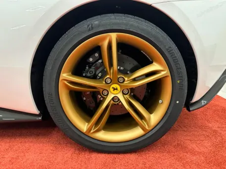 2025 Ferrari 296 GTS - sportscars.cz