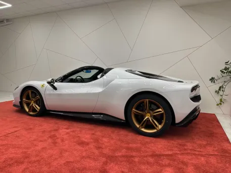 2025 Ferrari 296 GTS - sportscars.cz