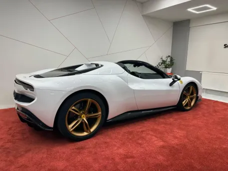 2025 Ferrari 296 GTS - sportscars.cz