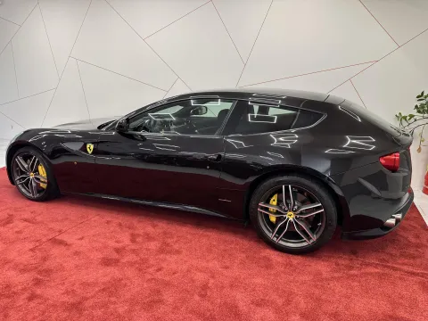 2013 Ferrari FF - sportscars.cz