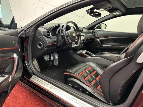 2013 Ferrari FF - sportscars.cz