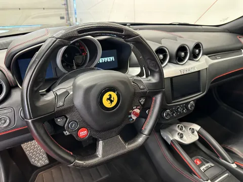 2013 Ferrari FF - sportscars.cz