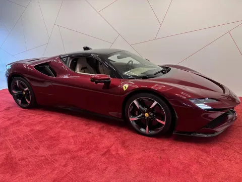 2024 Ferrari SF90 - sportscars.cz