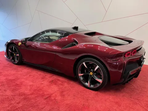 2024 Ferrari SF90 - sportscars.cz