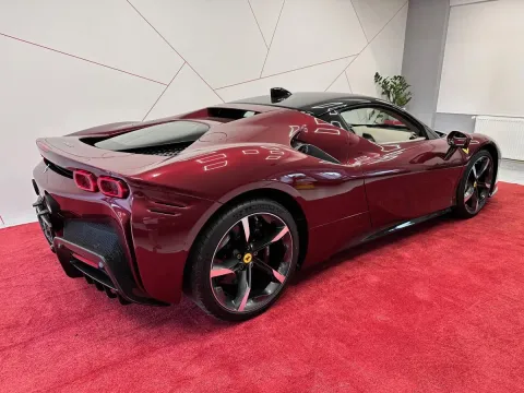 2024 Ferrari SF90 - sportscars.cz