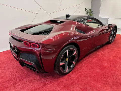 2024 Ferrari SF90 - sportscars.cz