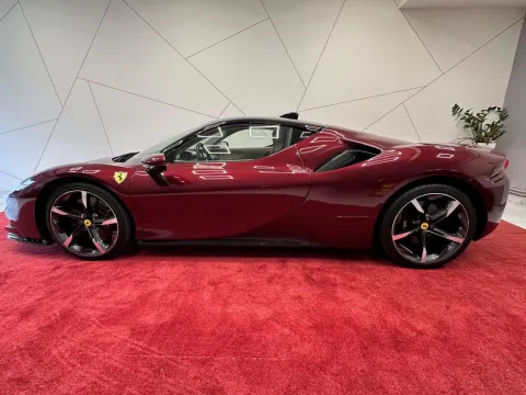 2024 Ferrari SF90 - sportscars.cz