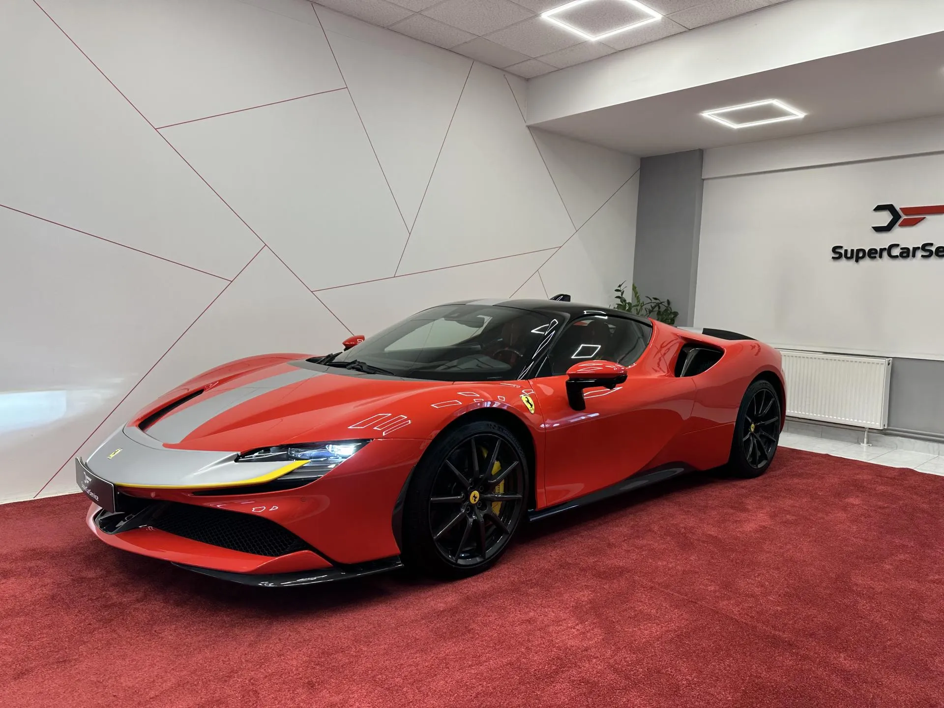 2023 Ferrari SF90 Assetto Fiorano FULL CARBON - sportscars.cz