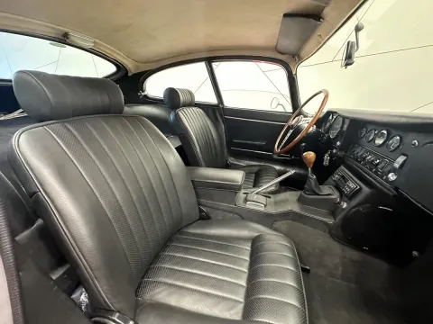 1968 Jaguar E-Type 4.2 - vintagecars.cz