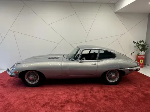 1968 Jaguar E-Type 4.2 - vintagecars.cz