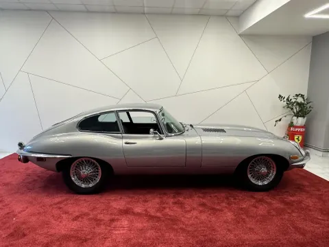 1968 Jaguar E-Type 4.2 - vintagecars.cz