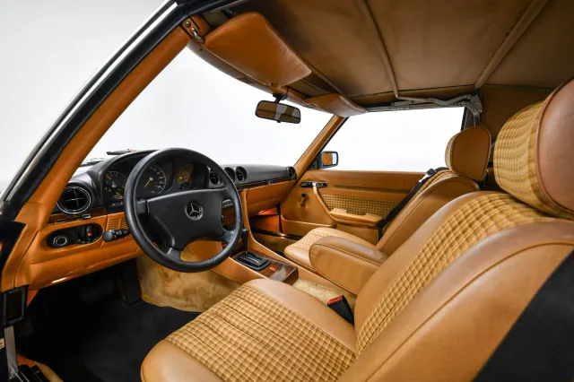 1982 Mercedes SL 280 - vintagecars.cz