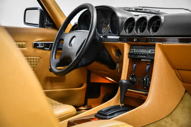 1982 Mercedes SL 280 - vintagecars.cz