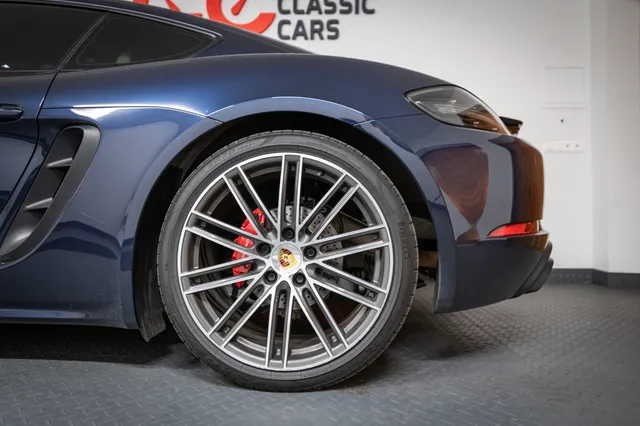 2019 Porsche 718 Cayman GTS - sportscars.cz