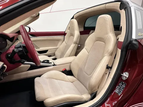 2021 Porsche 911 992 Targa Heritage - sportscars.cz