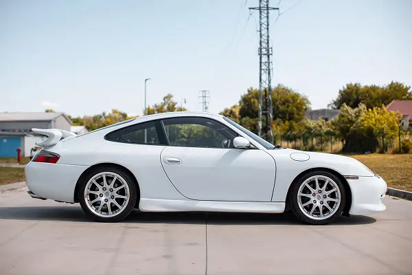 1999 Porsche 996 Carrera - vintagecars.cz