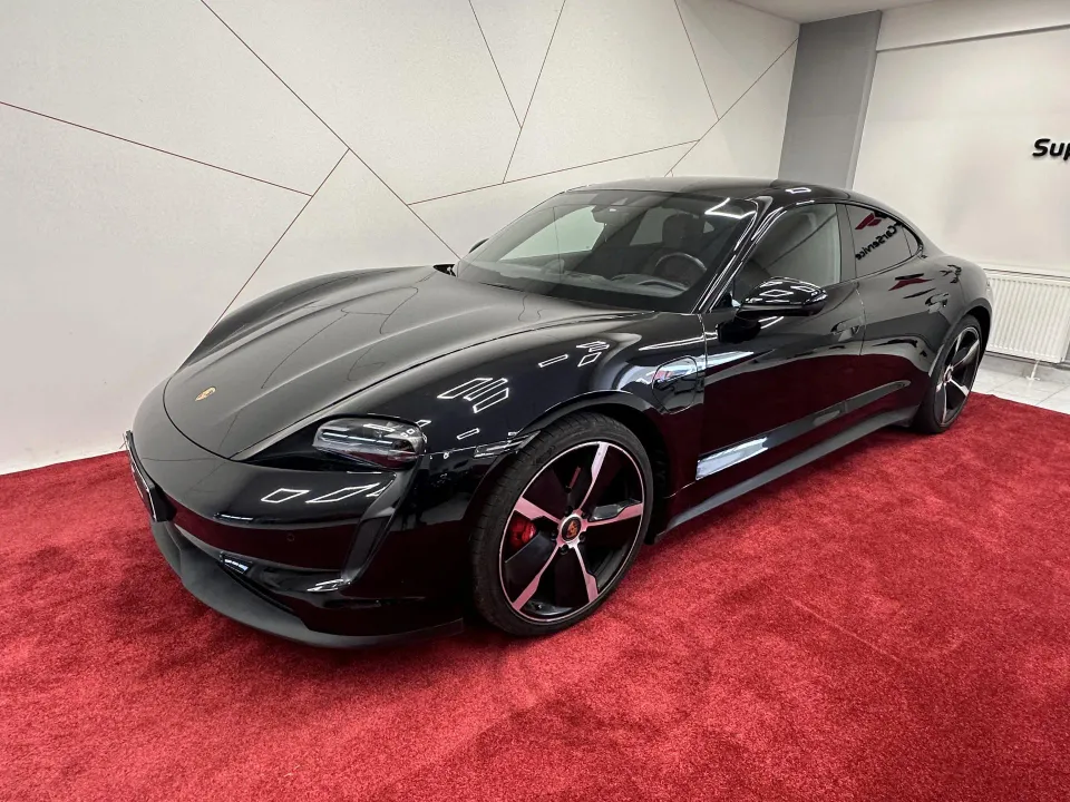 2021 Porsche Taycan 4S - sportscars.cz